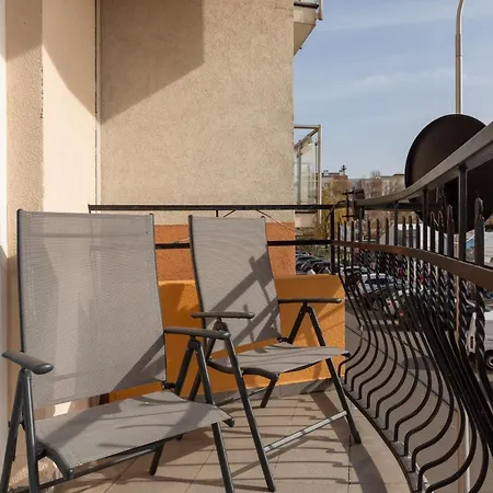 Towarowa By Renters Apartament